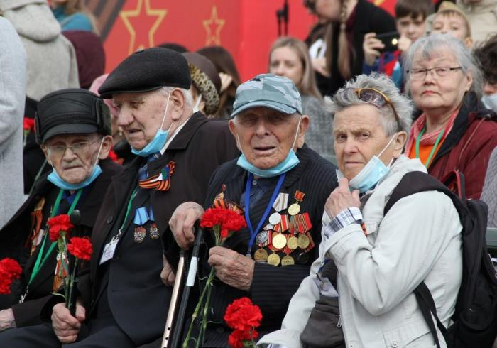 10 тыс в мае. Ветераны Великой Отечественной войны. 9 Мая ветераны. 9 Мая фото. Фото ветеранов Великой Отечественной войны.